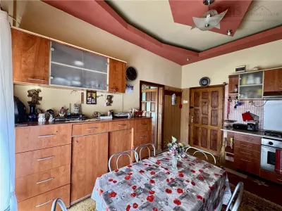 Apartament 2 camere | strada Lunga | Curte - foto 5