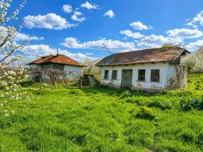 Casa batraneasca + 4600 mp teren intravilan, Poiana - Iasi - foto 2