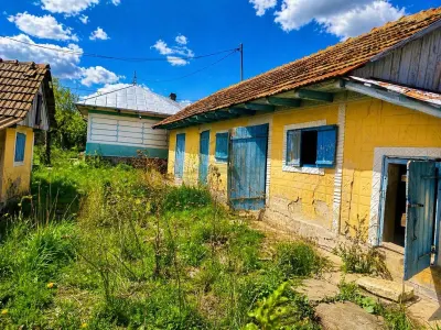 Casa batraneasca + teren 6600 mp Schitu Duca Iasi - foto 4