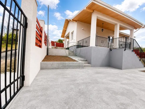 Casă 4 camere Miroslava - poza 8