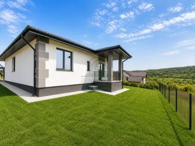 Casa 4 camere Valea Adanca Miroslava 450 mp teren/BECI - Miroslava