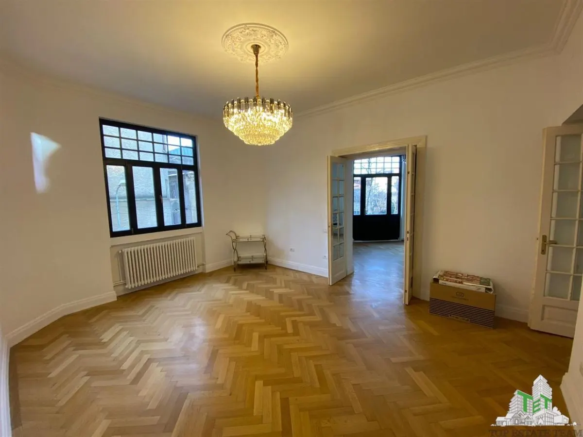 Apartament de vanzare cu 5 camere, imobil consolidat - foto 4