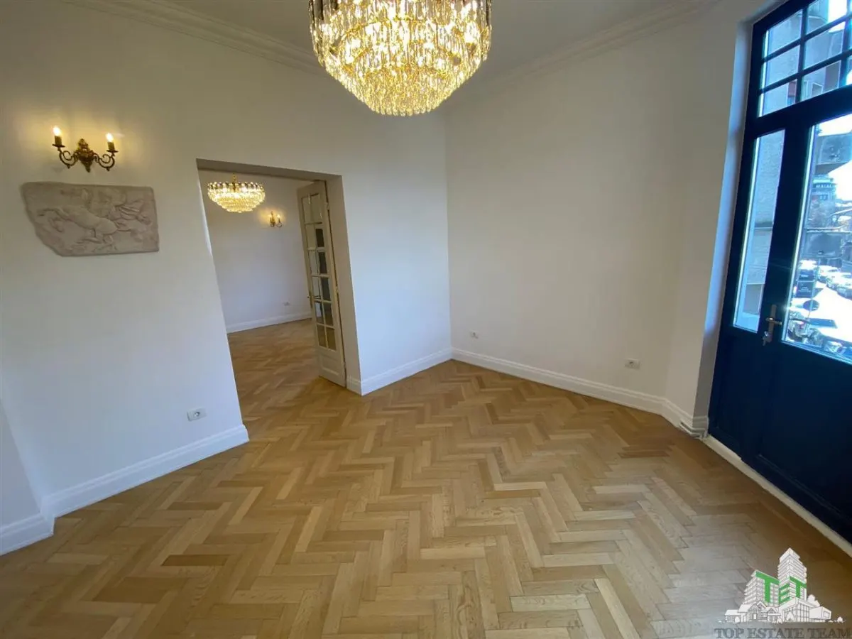Apartament de vanzare cu 5 camere, imobil consolidat - foto 9