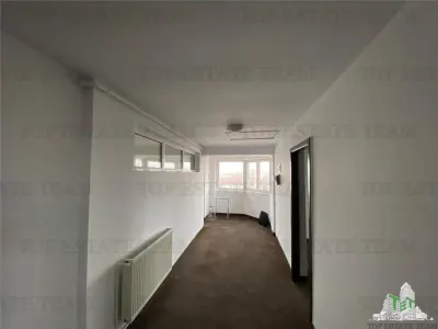 Apartament 2 camere spatioase , pozitionare excelenta si acces rapid metrou Aparatorii  Patriei, Facultatea ,,Spiru Haret,, - Bucuresti