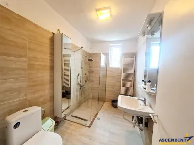 Nivel in  vila, 4 camere cu garaj, curte proprie, Central, Brasov - foto 8