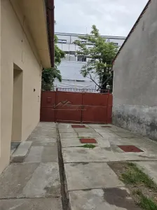 Integris Casa cu 5 camere,curte individuala,Str Gradinarilor,Oradea - foto 11