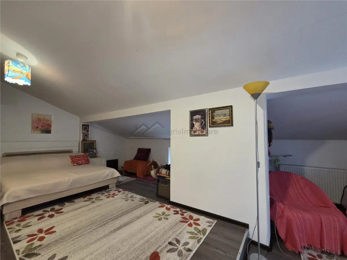 Integris Casa cu 5 camere,curte individuala,Str Gradinarilor,Oradea - foto 14