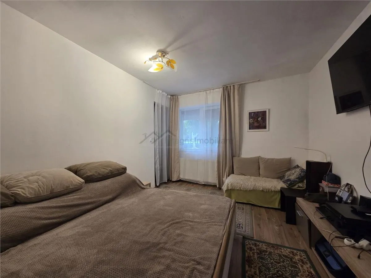Integris Casa cu 5 camere,curte individuala,Str Gradinarilor,Oradea - foto 15