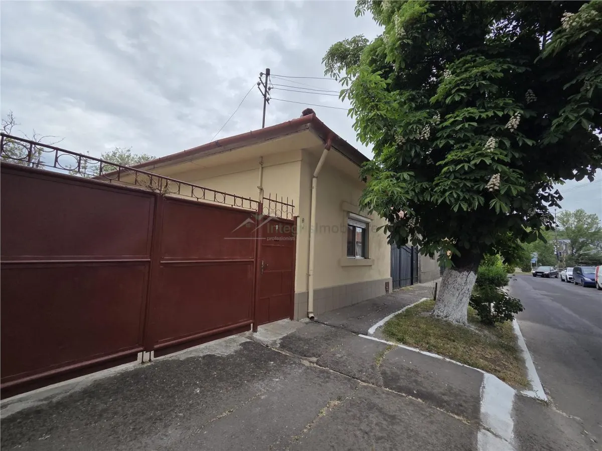 Integris Casa cu 5 camere,curte individuala,Str Gradinarilor,Oradea - foto 10