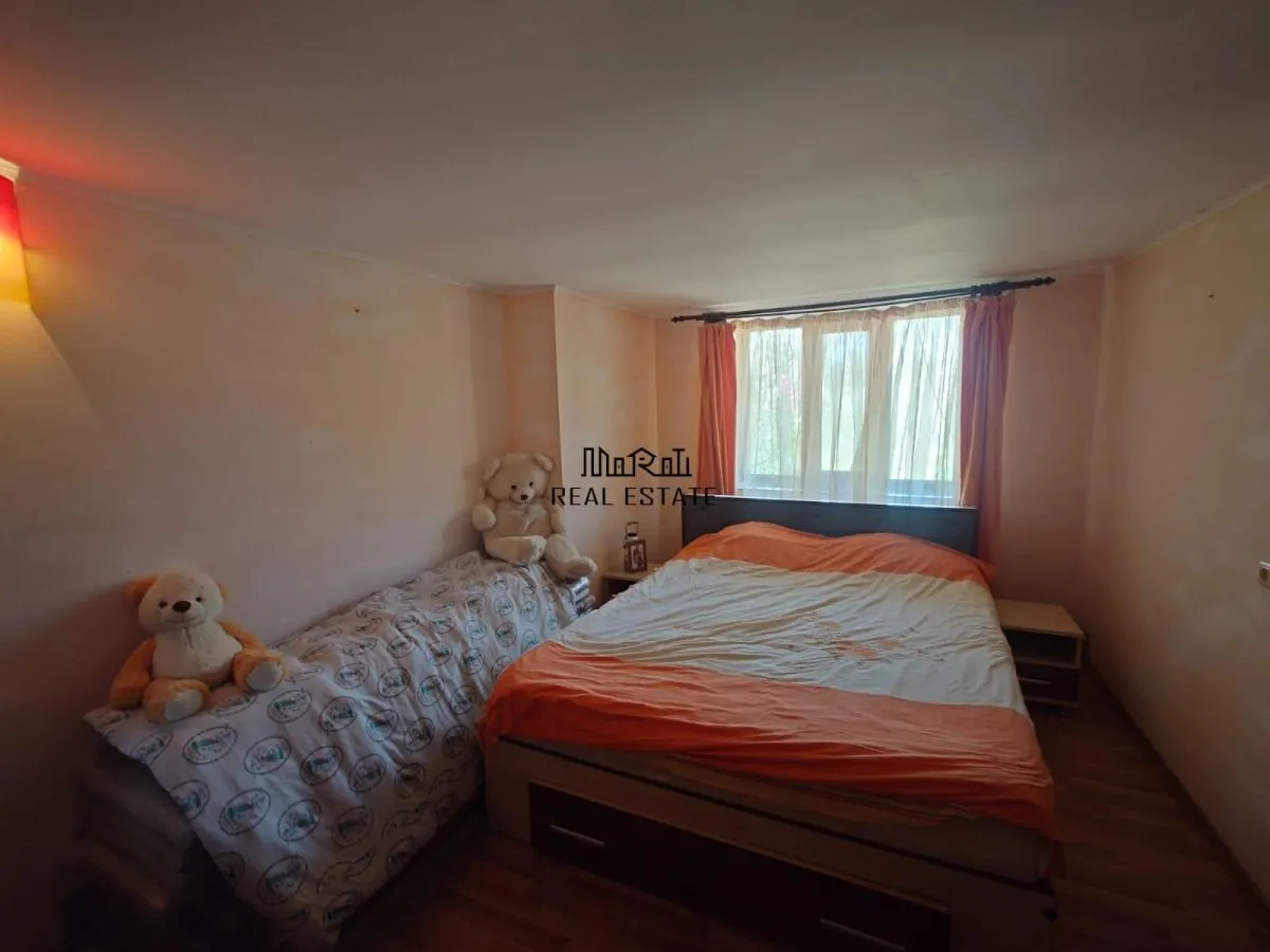 Casa cu gradina si foisor in Brazii Arad - foto 9