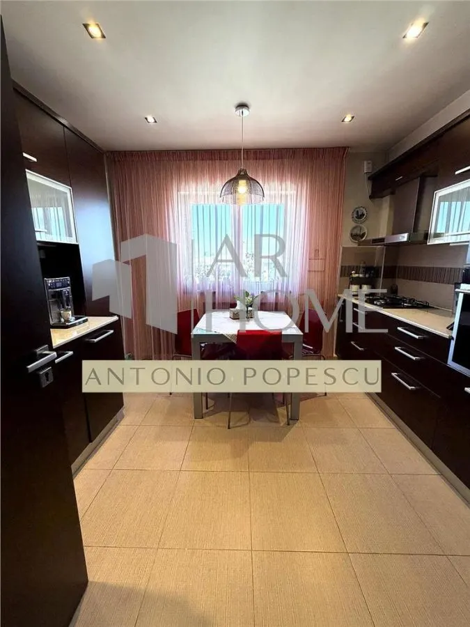 Apartament 4 camere, garaj si boxa, in Ploiesti, zona centrala. - foto 13