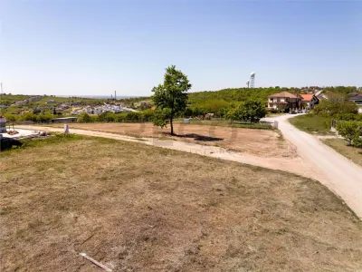 RECO Teren intravilan   1388mp -dealuri Oradea-Izvorului - foto 4