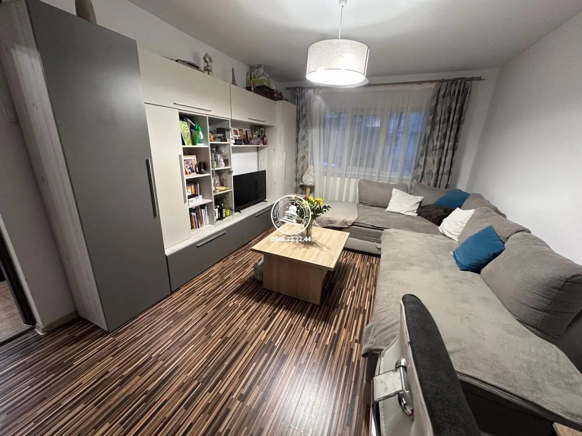 Apartament 3 camere  de vanzare  Dacia, - foto 1