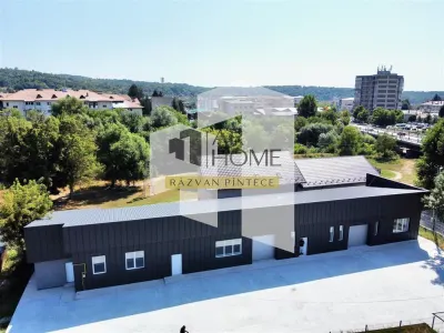 Hala industriala, renovata complet, 280 mp, central Moreni, Dambovita - Moreni