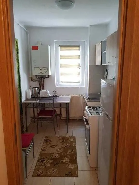 Apartament 2 camere Centrul Civic -CEC Bank,parter,98000 Euro neg - foto 4