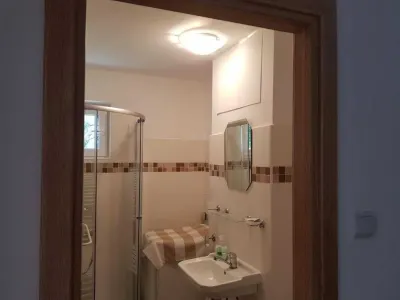 Apartament 2 camere Centrul Civic -CEC Bank,parter,98000 Euro neg - foto 5