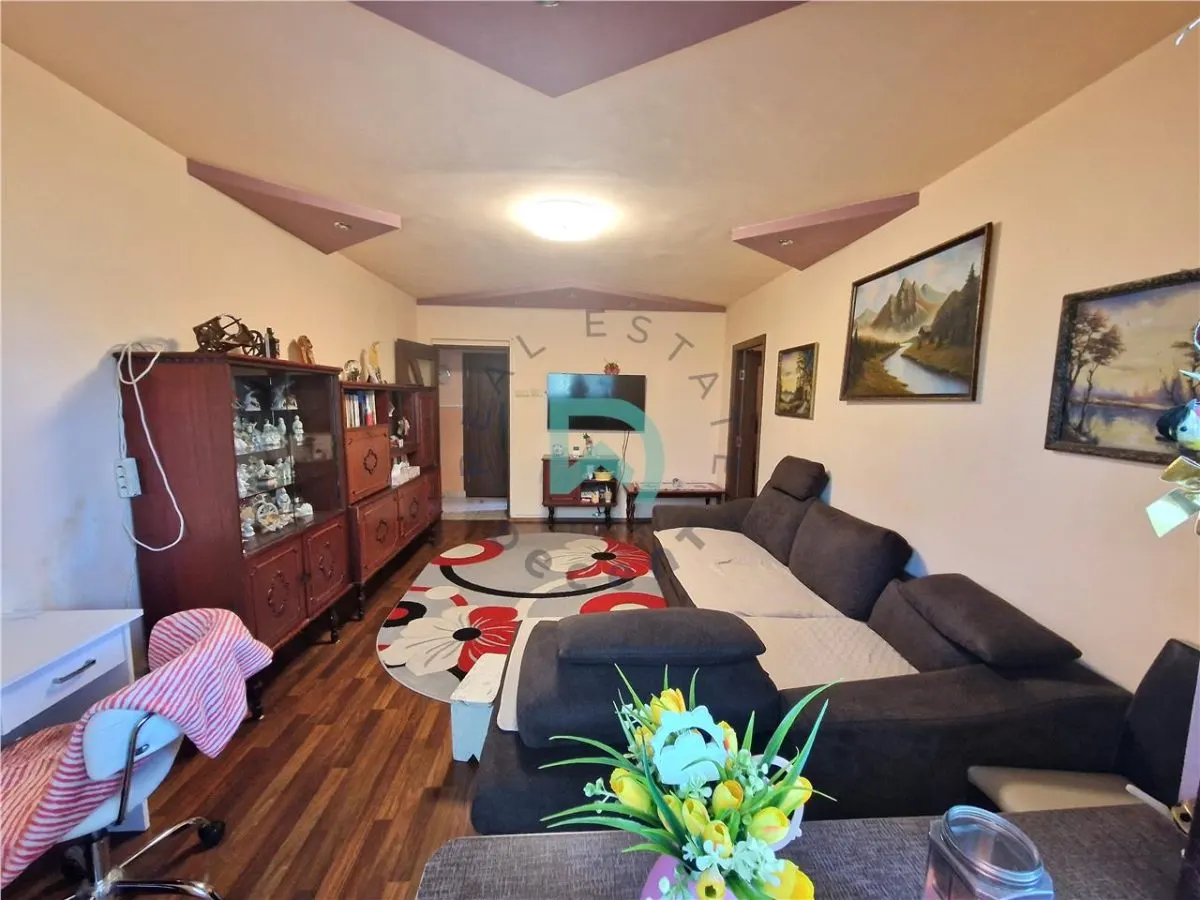 Apartament 4 camere, Tractorul, Brasov - foto 1