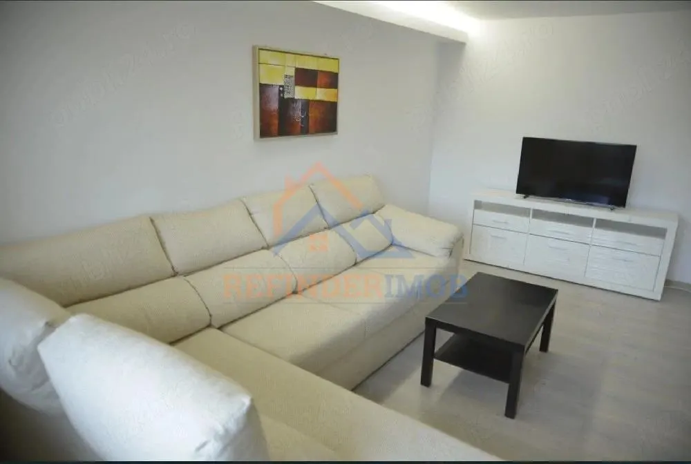 Apartament de vanzare cu 3 camere, 2 gr sanitare - zona 13 Septembrie - foto 1