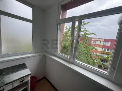 RECO Apartament 3 camere decomandat, tip PB, lânga Piata Rogerius - foto 3