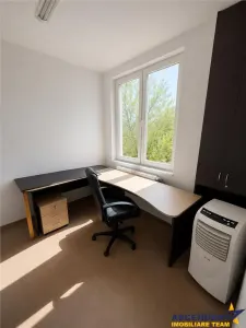 Spatiu pretabil:birouri/ cabinete/ servicii, acces stradal,curte proprie,Central,Targu Mures - foto 10