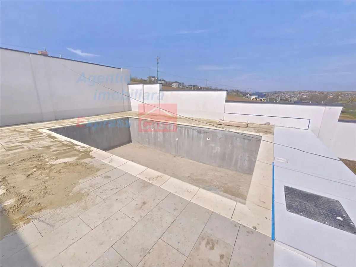 Vila de lux in Miroslava: 4 camere, 2 terase, eficienta energetic - foto 13