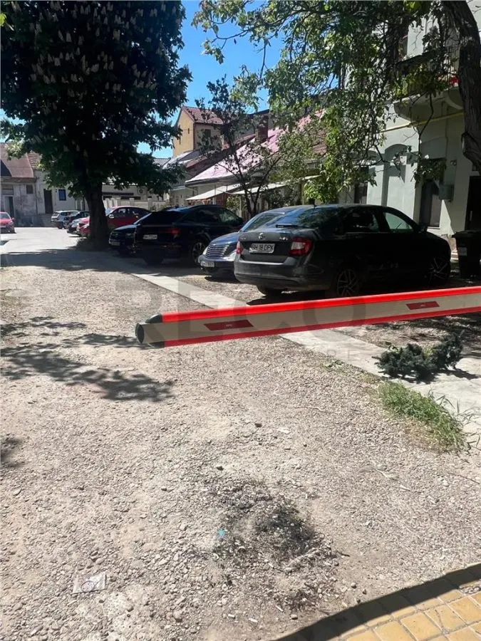 RECO Apartament ultracentral, loc de parcare privat inclus plus boxa - foto 14