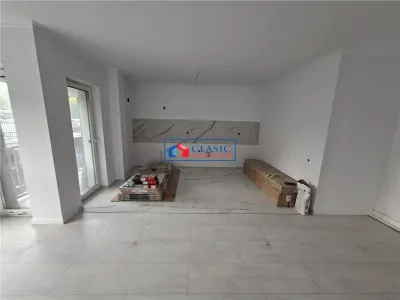 Vanzare apartament 4 camere de LUX bloc nou zona VIVO Floresti - foto 2