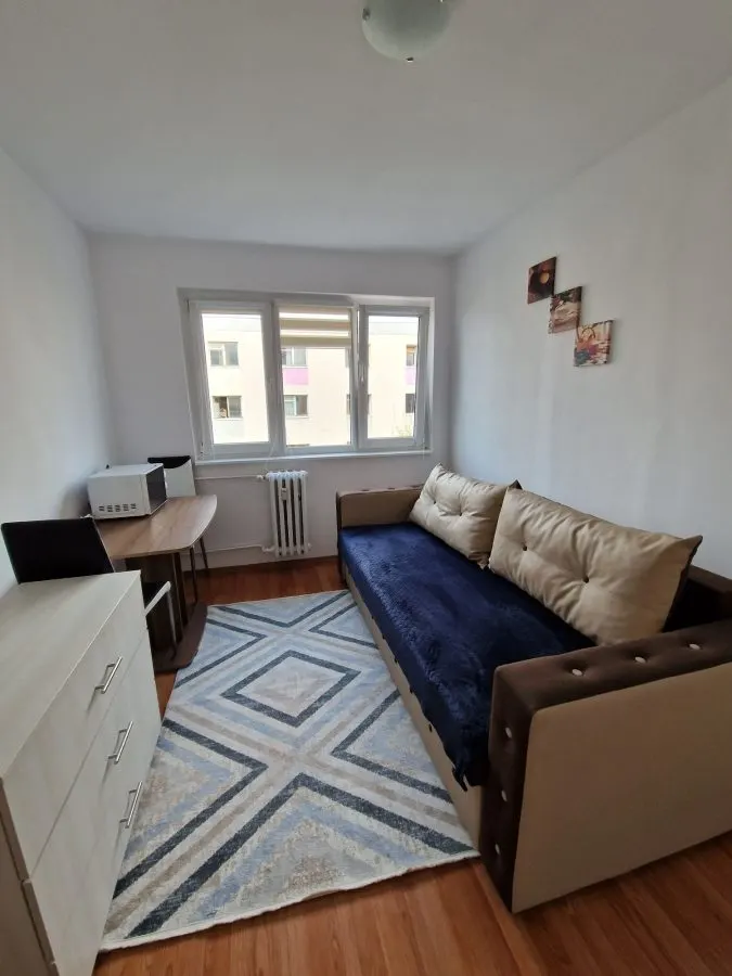 Apartament 2 camere Tractorul-piata,renovat,mobilat,57600 Euro - foto 2
