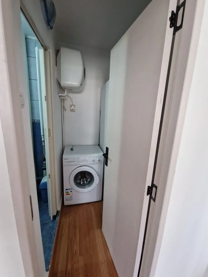 Apartament 2 camere Tractorul-piata,renovat,mobilat,57600 Euro - foto 9