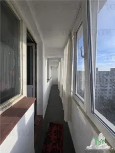 Apartament cu 3 camere in Cartierul Drumul Taberei, sector 6, langa metrou Valea  Ialomitei - foto 11