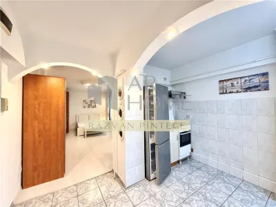 Garsoniera spatioasa cu terasa 20 mp, ultracentral Catedrala, Ploiesti - foto 7