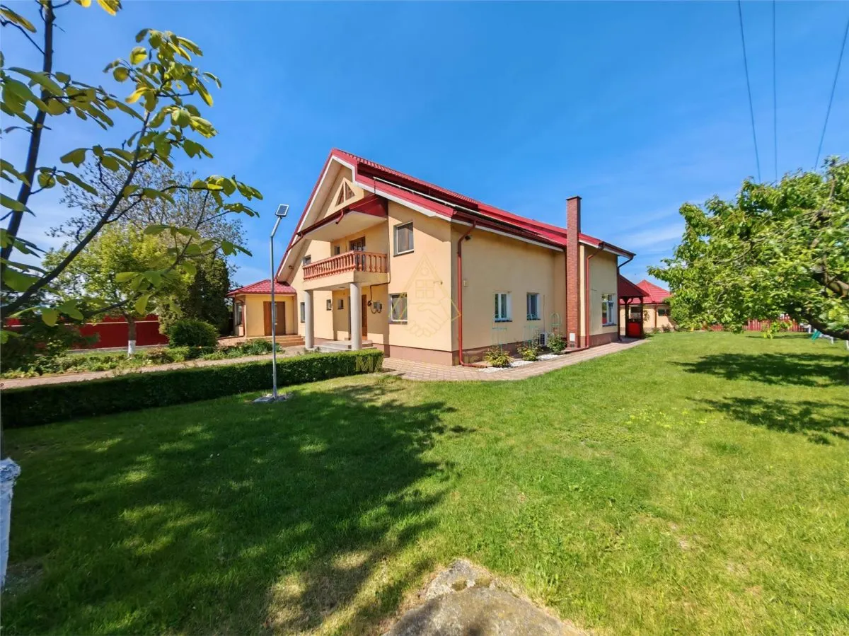 Casa P+E de vanzare in Lilieci â€“ 3.350mp teren intravilan, livada, 2 garaje, panouri solare - foto 1