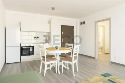 RECO Apartament modern  cu parcare si piscina Baile Felix bloc nou - foto 3