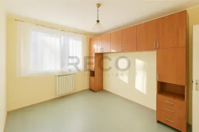 RECO Apartament cu 2 camere pe Aleea Borsecului la etajul 1 - foto 2
