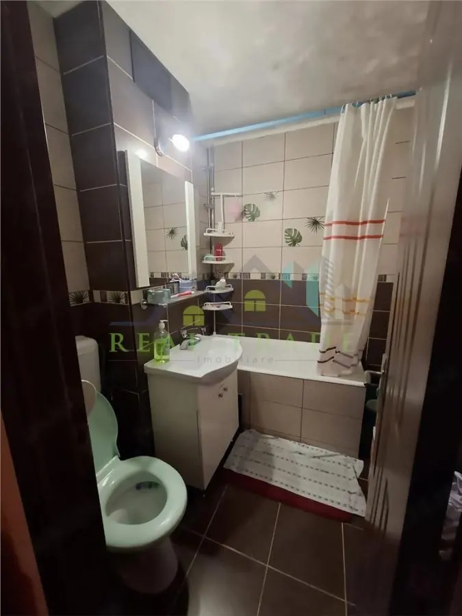 Apartament 4 camere etaj intermediar Tractorul - foto 7