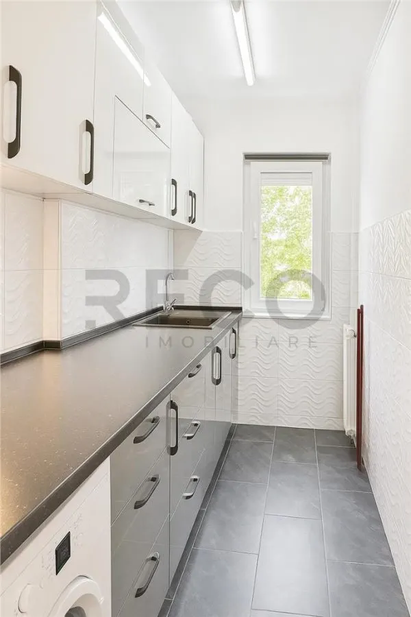 RECO- garsoniera , renovata recent etaj 2 - foto 2