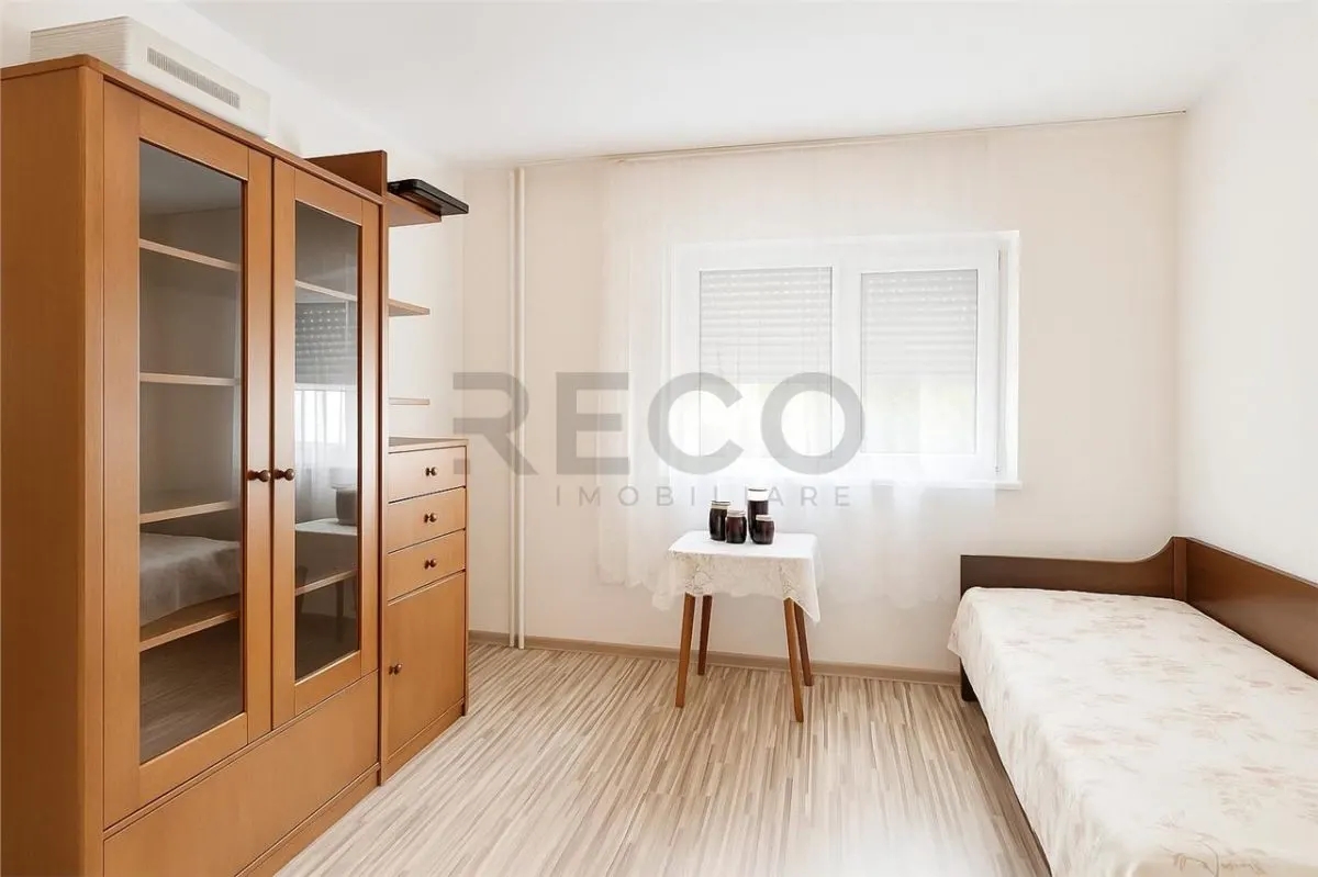 RECO Apartament cu 4 camere, decomandat, in Nufarul, la etajul 1 - foto 7