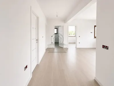 Casă 4 camere Tomești - poza 4