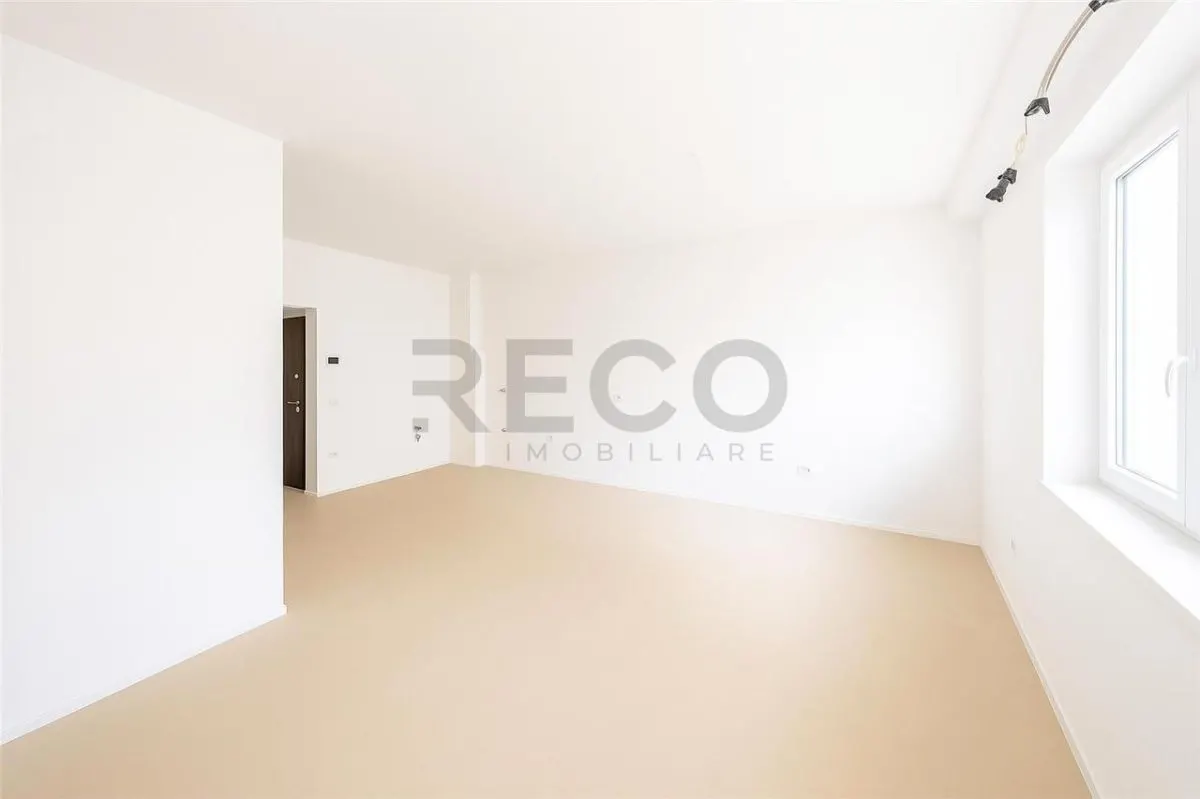RECO Studio nou Beverly Hills Sanmartin â€“ 34,7 mp, parcare inclusa, ideal Airbnb/regim hotelier - foto 3