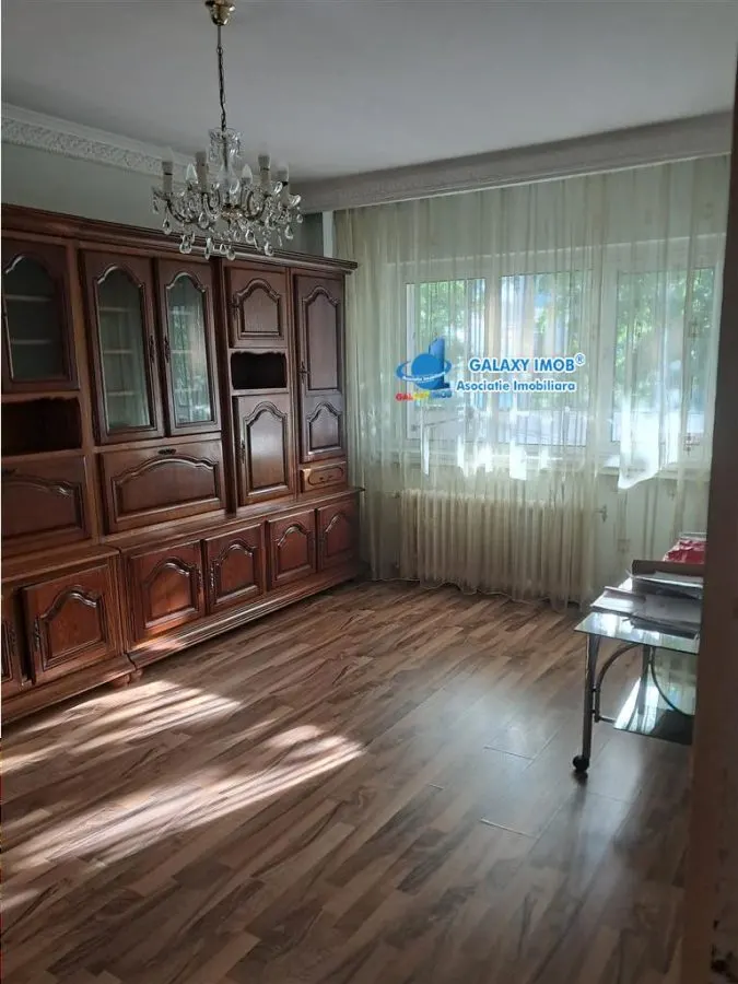 vanzare ap cu 3 camere cf 1 dec  . TRIVALE  . - foto 1