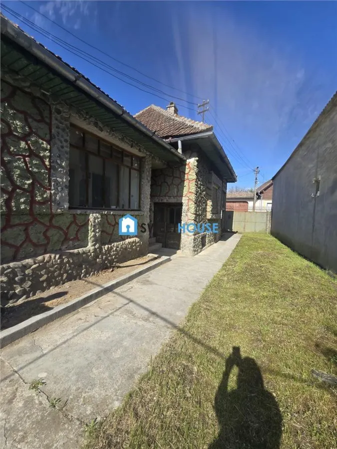 Casa cu potential generos Beclean Jud Brasov - foto 1