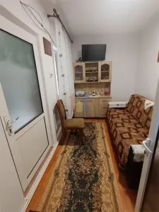 Casa Chercea, doua corpuri cladire, 3 camere, suprafata 256 mp - foto 4
