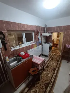 Casa Chercea, doua corpuri cladire, 3 camere, suprafata 256 mp - foto 5