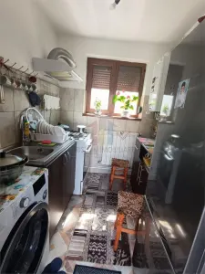 Casa Chercea, doua corpuri cladire, 3 camere, suprafata 256 mp - foto 9