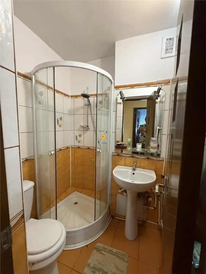 Apartament cu 4 camere zona  9 Mai - foto 12