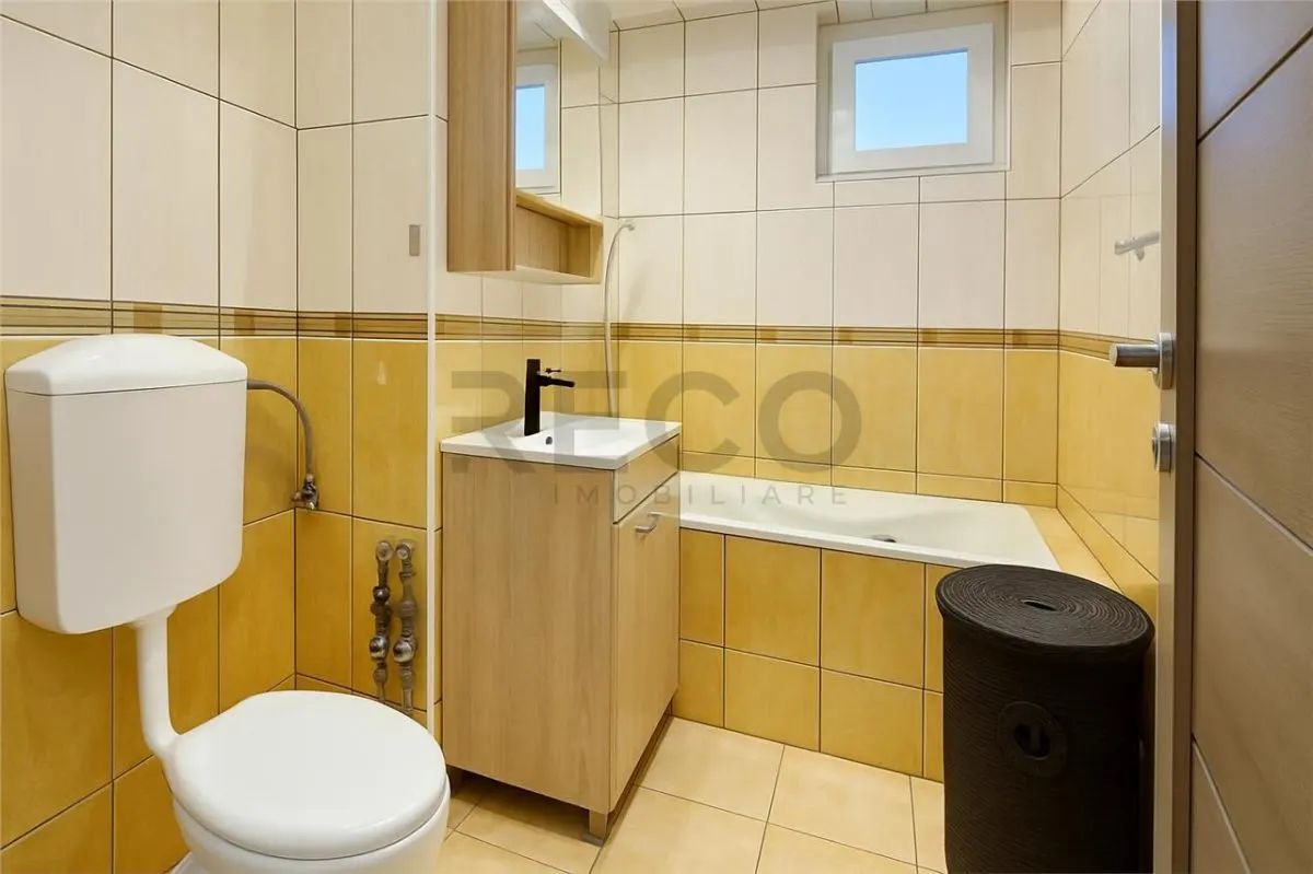 RECO Apartament 4 camere, zona Nufarul, decomandat, renovat, etaj 1 - foto 9