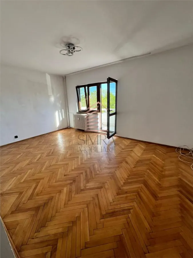 Apartament 3 camere de tip PC zona Nufarul - foto 1