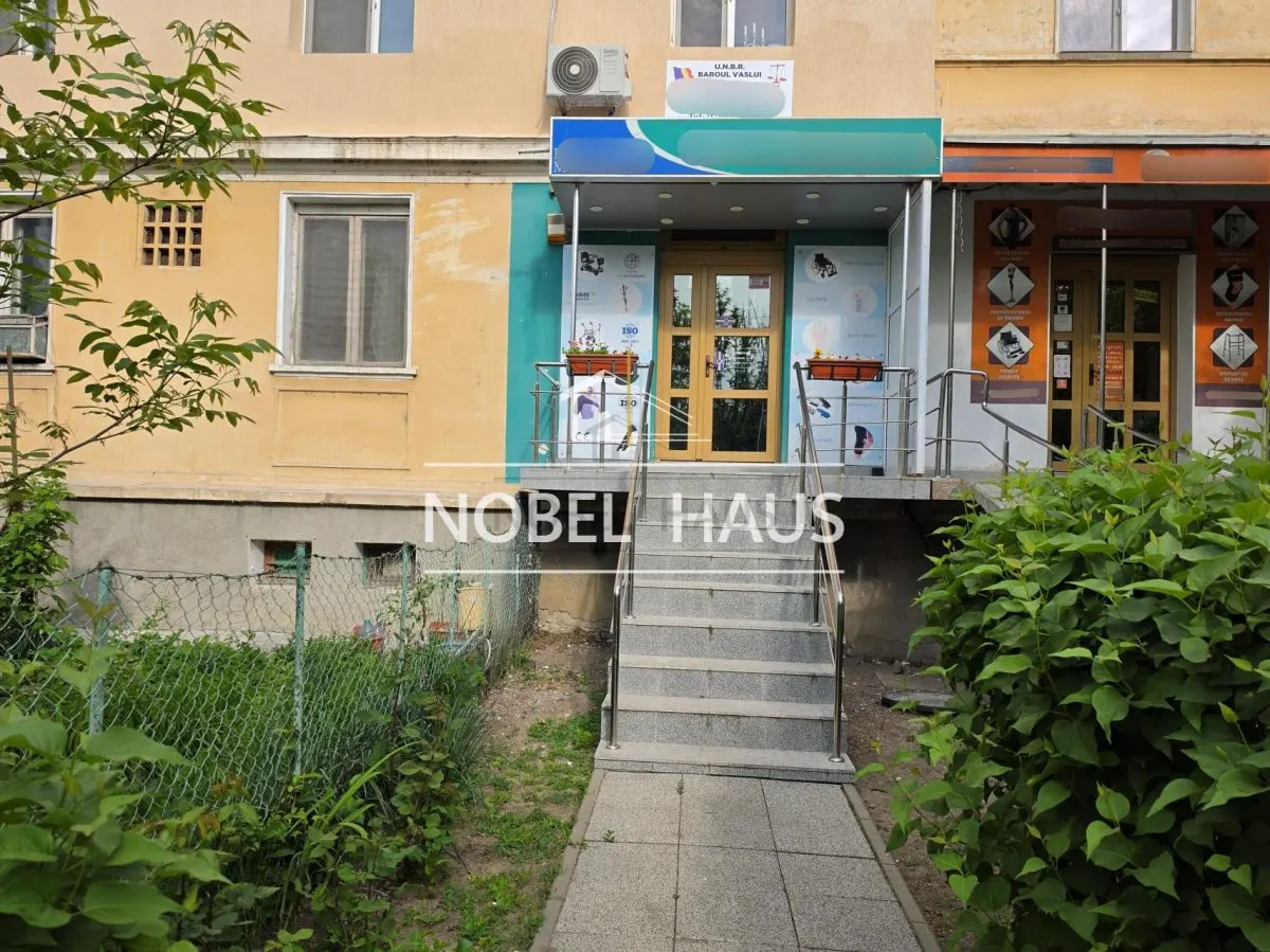 Spatiul comercial, 50 mp, Barlad, str Republicii, nr. 277, zona Spital - foto 1