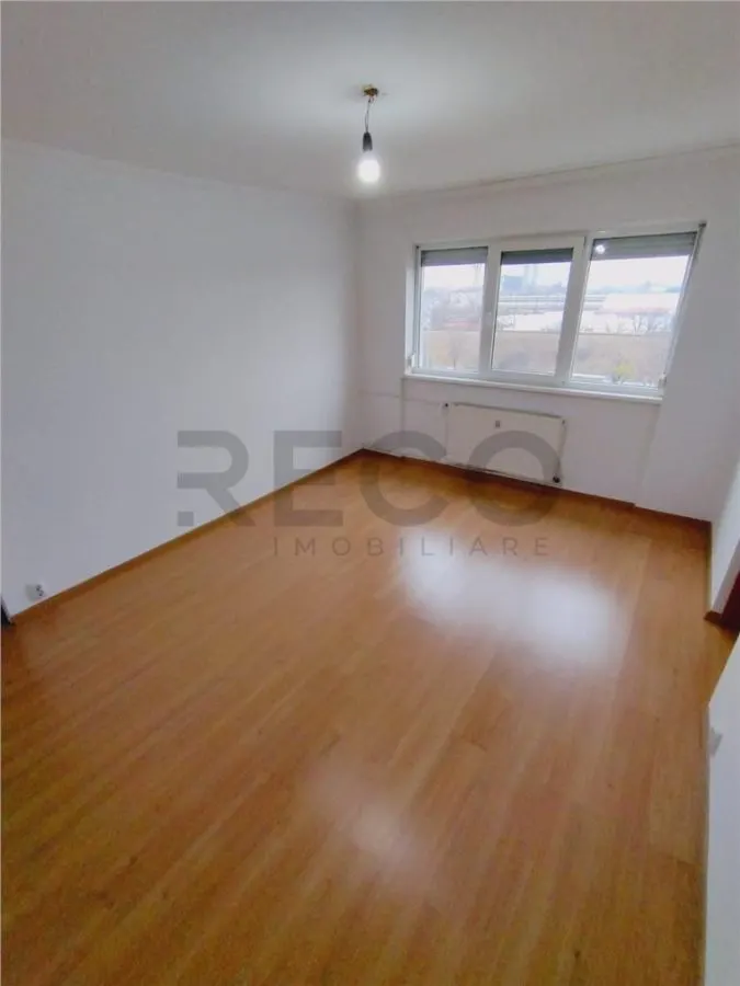 RECO apartament cu 2 camere Oradea zona Rogerius - foto 4