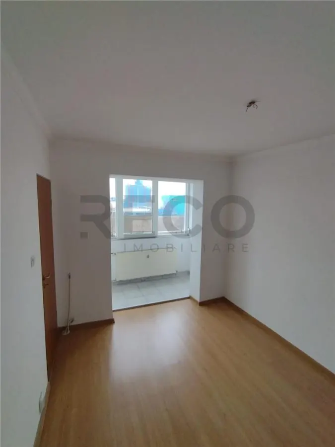 RECO apartament cu 2 camere Oradea zona Rogerius - foto 6